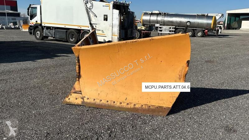 Attrezzature automezzi pesanti  Pelazza Andrea 5V5