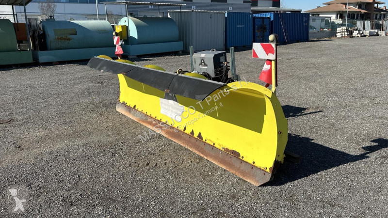 Attrezzature automezzi pesanti  E90-40
