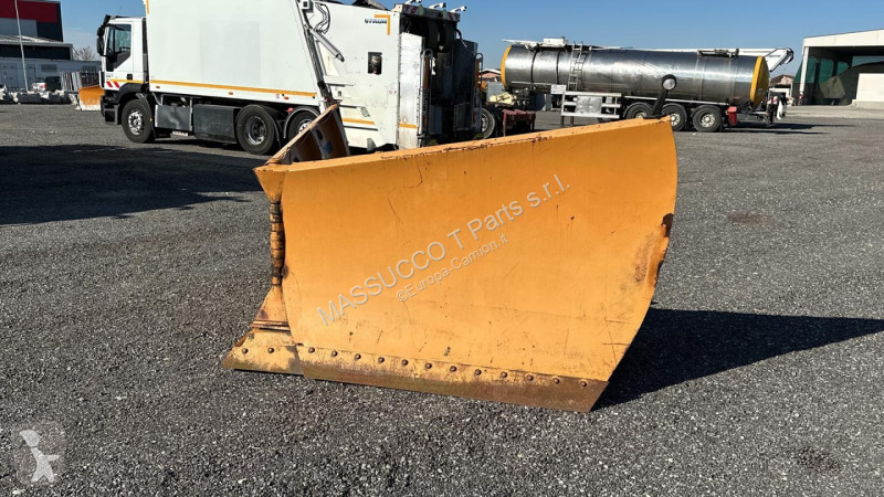 Attrezzature automezzi pesanti  5V5