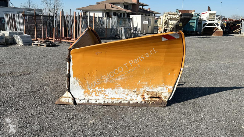 Attrezzature automezzi pesanti  CPM