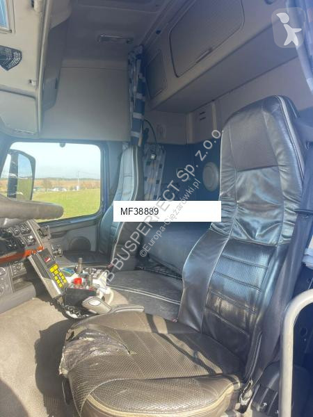 Équipements PL Volvo 4x4/6x4 Specjalny kontener...