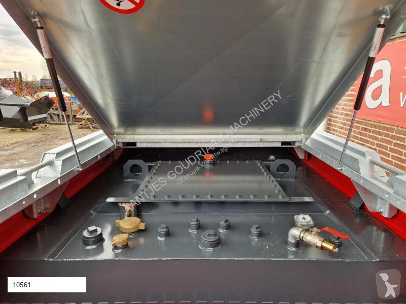 Uitrusting voor vrachtwagens  IBC dieseltank
