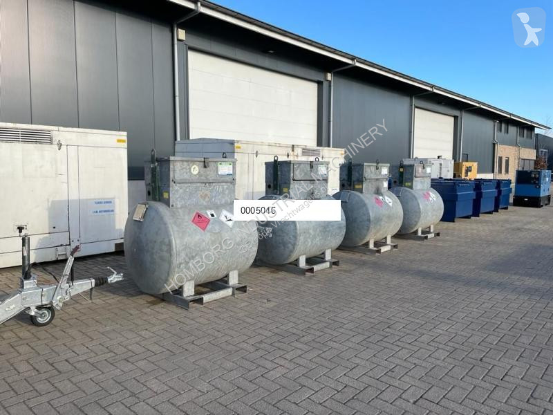 Attrezzature automezzi pesanti  Dieseltank...