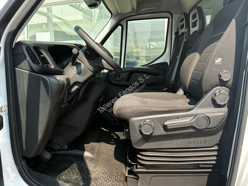 Veicolo commerciale Iveco  35C16 3.0 20m3