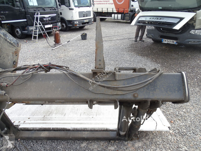 Équipements PL Scania ampe de chargement...