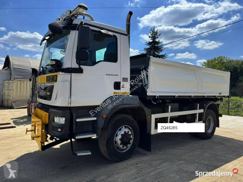 Veicolo per la pulizia delle strade MAN TGM 18.290