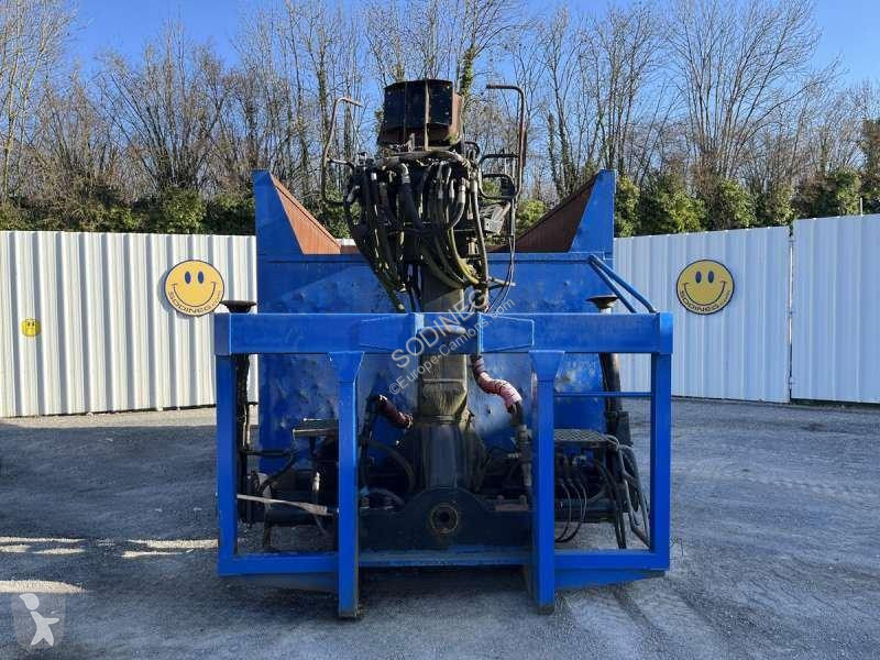 Équipements PL   AVEC GRUE JONSERED 1090