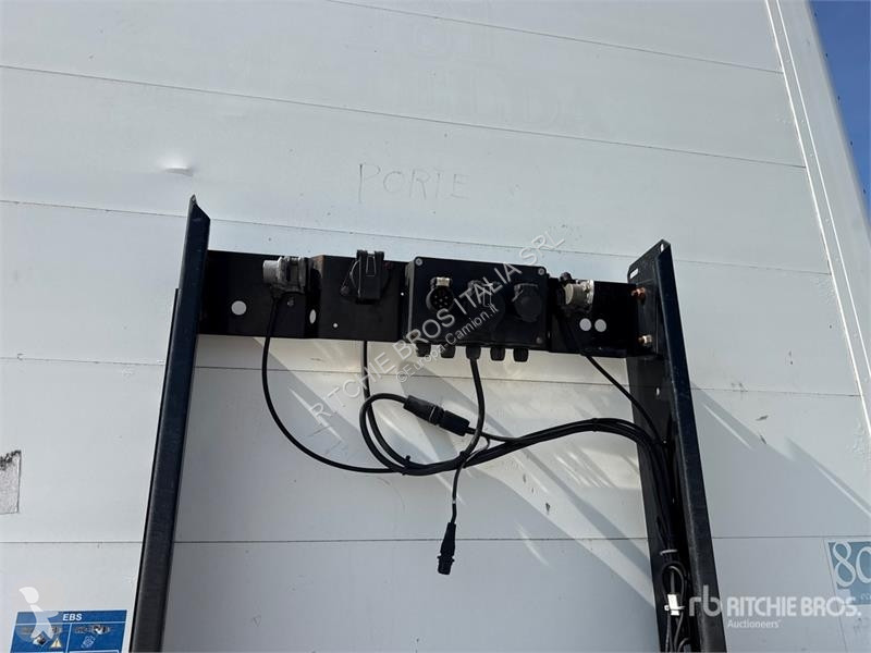 Félpótkocsi Kögel S24-3 Tri/A Van Trailer