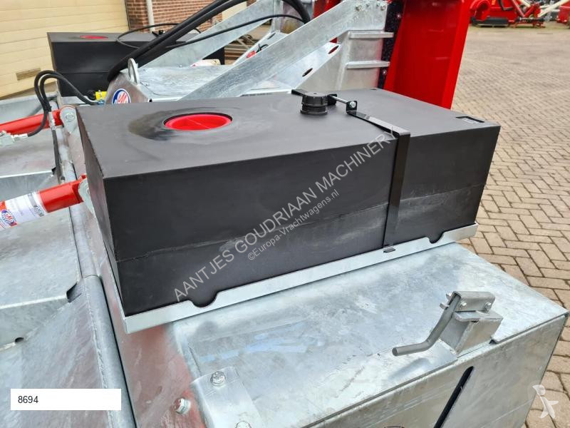 Uitrusting voor vrachtwagens  Sweep veegmachine...