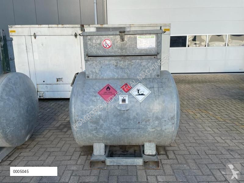 Attrezzature automezzi pesanti  Dieseltank...