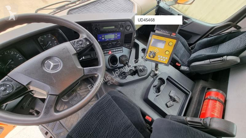 Пътнопочистваща техника Mercedes WZCMHJ46
