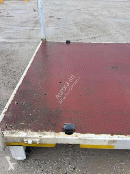 PL-utrustningar  USATO A PIANALE SENZA SPONDE