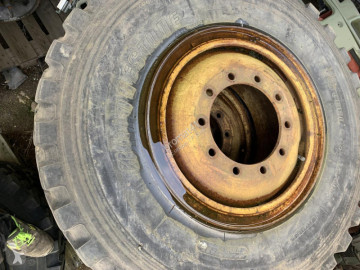 Roue / pneu Bridgestone