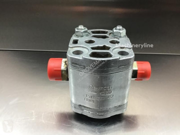 Piese de schimb utilaje lucrări publice Liebherr Used gear pump 7030001