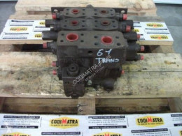 Distributeur hydraulique Poclain 61