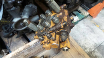Rozdzielacze hydrauliczne Poclain 81CK