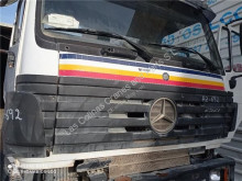 Kabin / gövde Calandre MERCEDES-BENZ Calandra Mercedes-Benz MK 2527 B pour camion MERCEDES-BENZ MK 2527 B