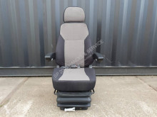 Cabine Nieuwe mechanisch geveerde stoelen voor o.a landbo