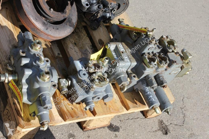 قطع غيار الأشغال العمومية Hitachi Distributeur...