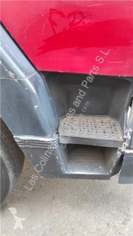Estribo / escalera Nissan