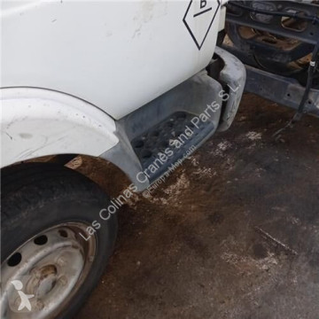 Estribo / escalera Nissan