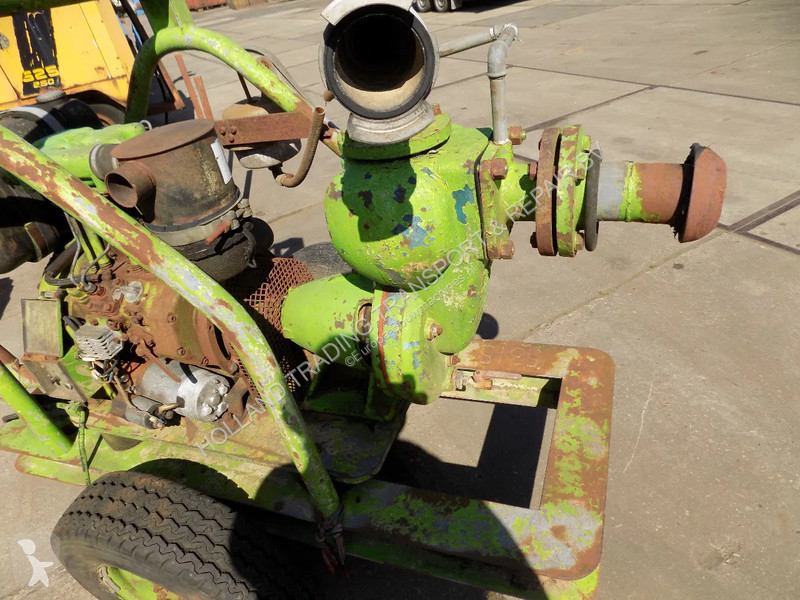 Losse onderdelen bouwmachines  waterpomp diesel...