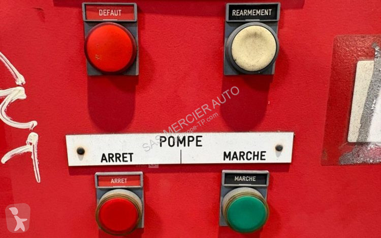 Запчастини для спецтехніки  pompe a eau en...