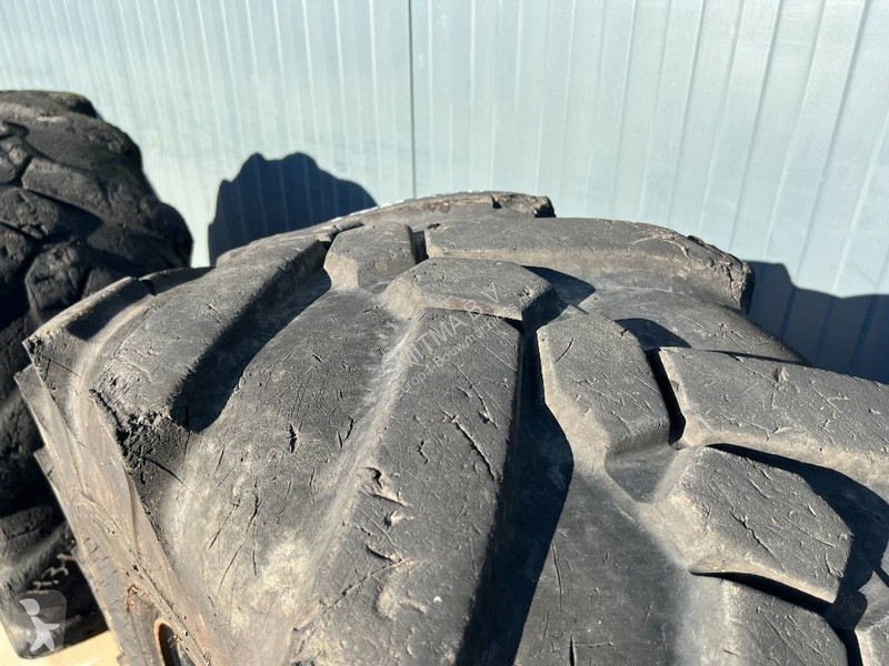 Náhradní díly stavba Michelin 445/70R19.5 incl....