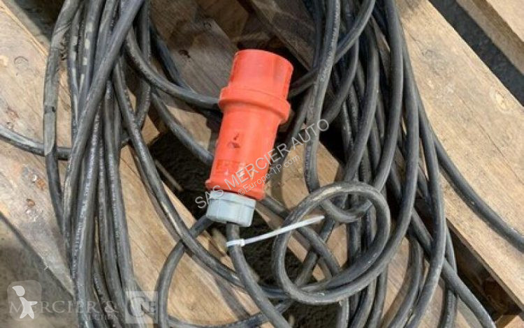 آلة لمواقع البناء  pompe immergee pour eau boueuse