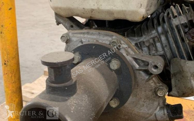 Compacteur Altrad pompe de surface essence pour...