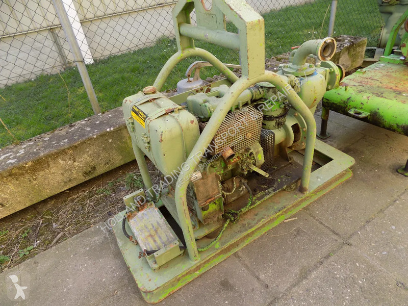Losse onderdelen bouwmachines  waterpomp diesel...