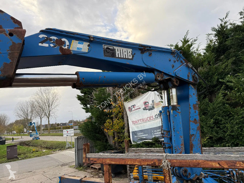 Pezzi di ricambio macchine movimento terra Hiab...