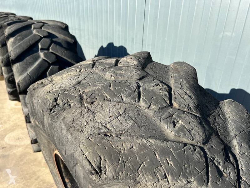 Náhradní díly stavba Michelin 445/70R19.5 incl....