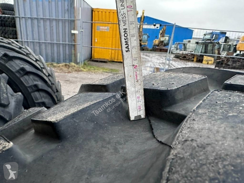 Náhradní díly stavba Mitas 445 / 65 R 22.5...