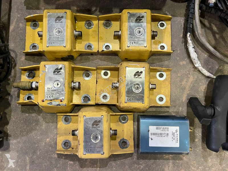 قطع غيار الأشغال العمومية Topcon GPS