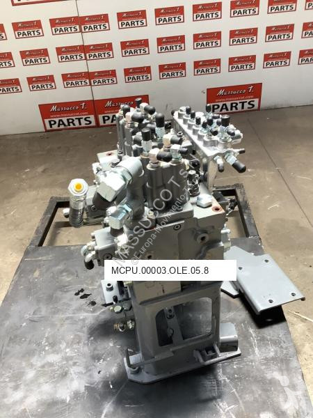 قطع غيار الأشغال العمومية Hitachi Distributeur...