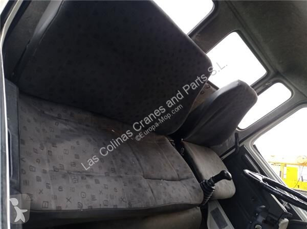 Pièces engins tp Renault Siège pour camion...