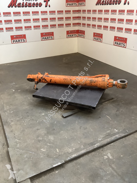 Piese de schimb utilaje lucrări publice  FH 200 E