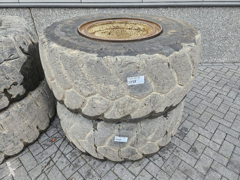 قطع غيار الأشغال العمومية Terex TL260S-Banden...