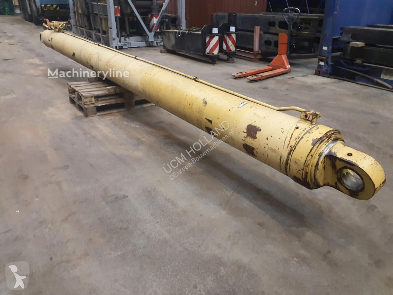 Pièces engins tp Terex Boom cylinder