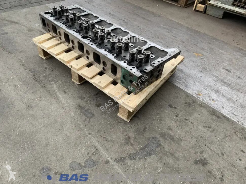 قطع غيار الآليات الثقيلة Volvo Cylinderhead...