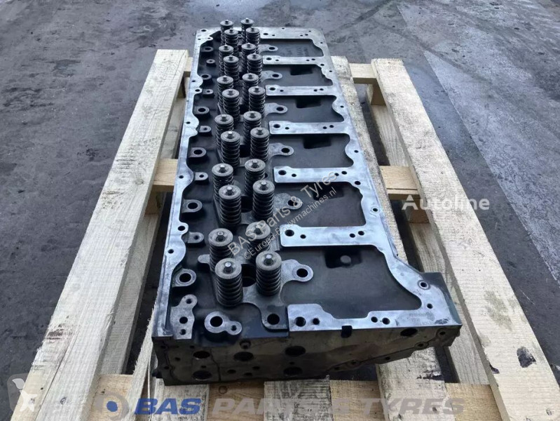 قطع غيار الآليات الثقيلة Volvo Cylinderhead...