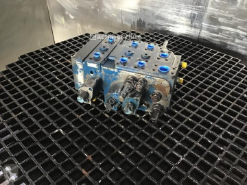 液压分配器 利勃海尔
