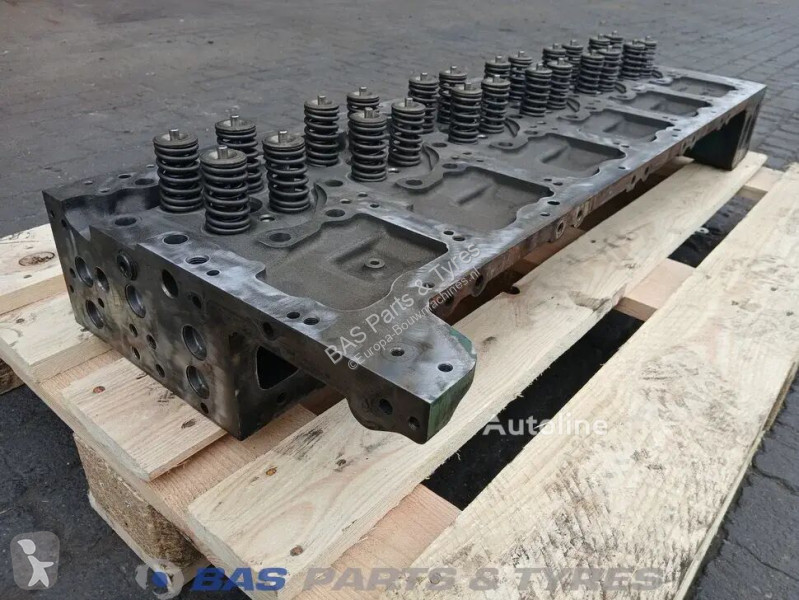 قطع غيار الآليات الثقيلة Volvo Cylinderhead...