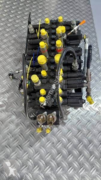Distribuidor hidráulico Yanmar