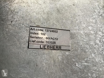 Estribo / escalera Liebherr