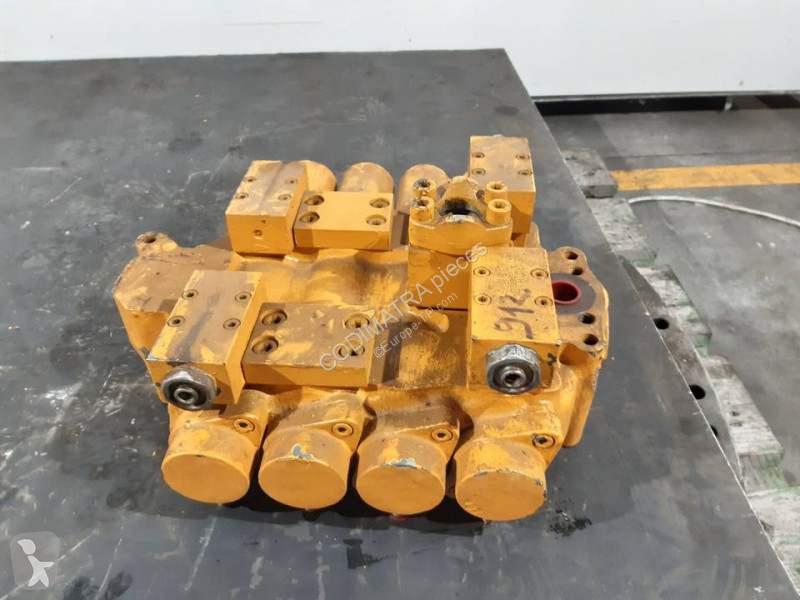 قطع غيار الأشغال العمومية Liebherr R912