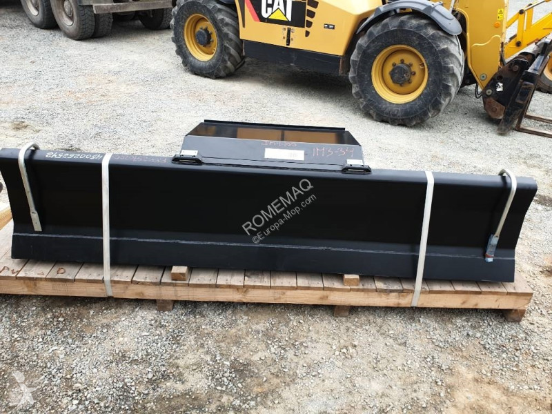 Material de obra Caterpillar IMPLEMENTOS Y...