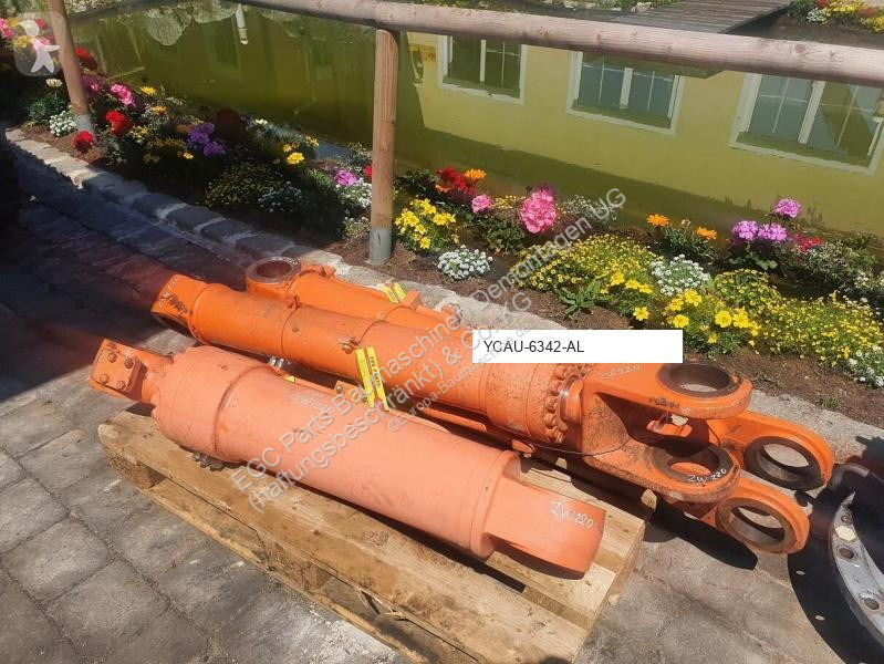 Pezzi di ricambio macchine movimento terra Hitachi