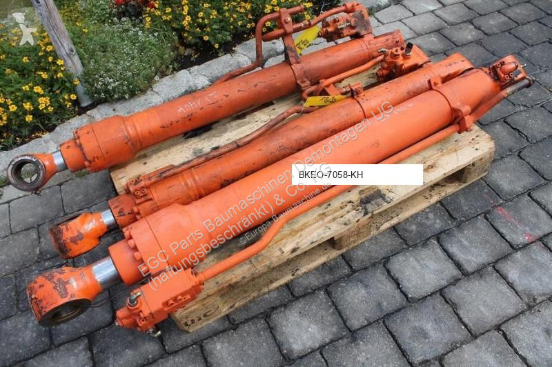 Pezzi di ricambio macchine movimento terra Hitachi